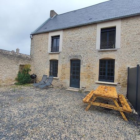 Le Domaine De La Gentilhommiere Situee Entre Bayeux Et Arromanches Les Bains 맨비유 외부 사진