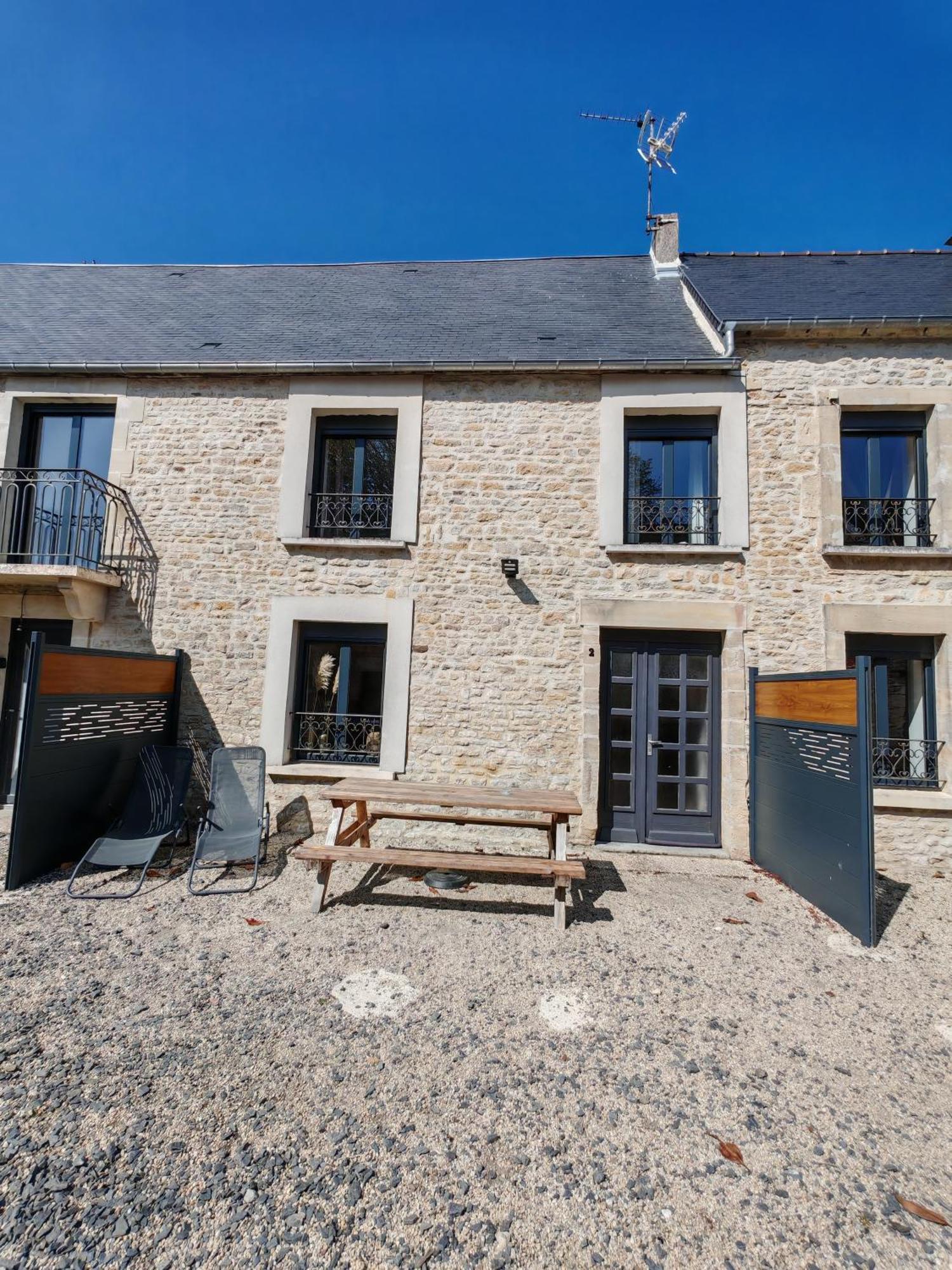 Le Domaine De La Gentilhommiere Situee Entre Bayeux Et Arromanches Les Bains 맨비유 외부 사진